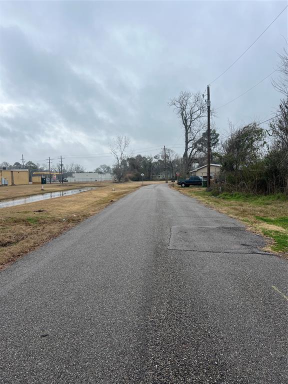 Dalhart Street, Dayton, Texas image 4