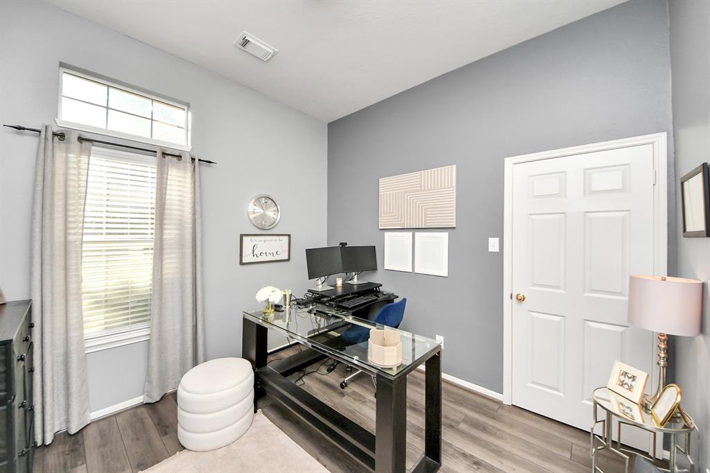2506 Abernathy Glen Court