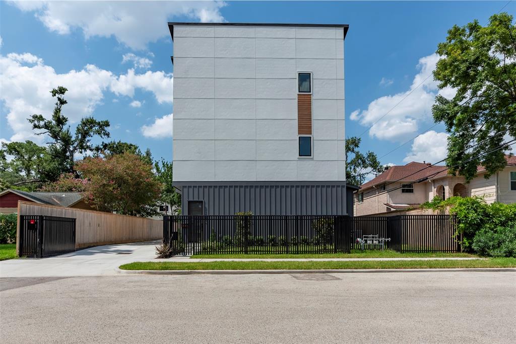 Houston, Texas 77055, United States, 3 Bedrooms Bedrooms, ,3 BathroomsBathrooms,Residential,Active,180173