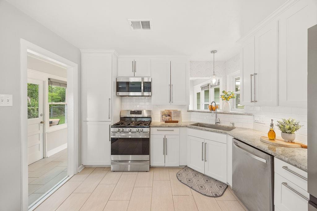 4502 Lido Lane, Houston, Texas image 11