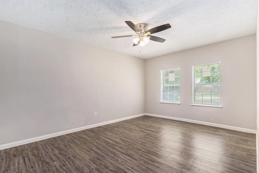 1310 N 7th Street, Conroe, Texas image 10