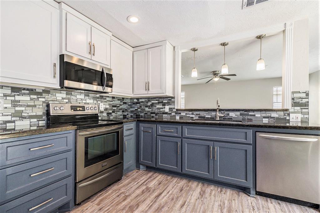 1310 N 7th Street, Conroe, Texas image 7