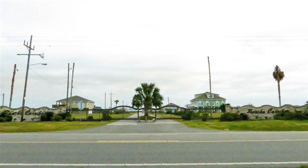 816 Rancho Caribe Drive, Port Bolivar, Texas image 2