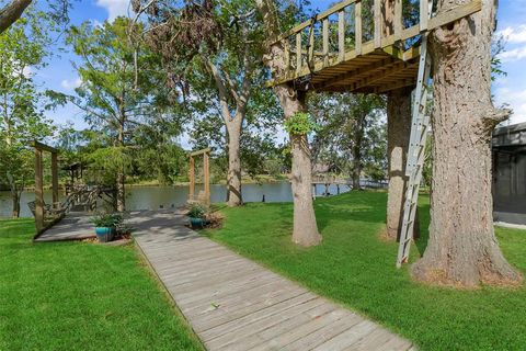 A home in Brazoria