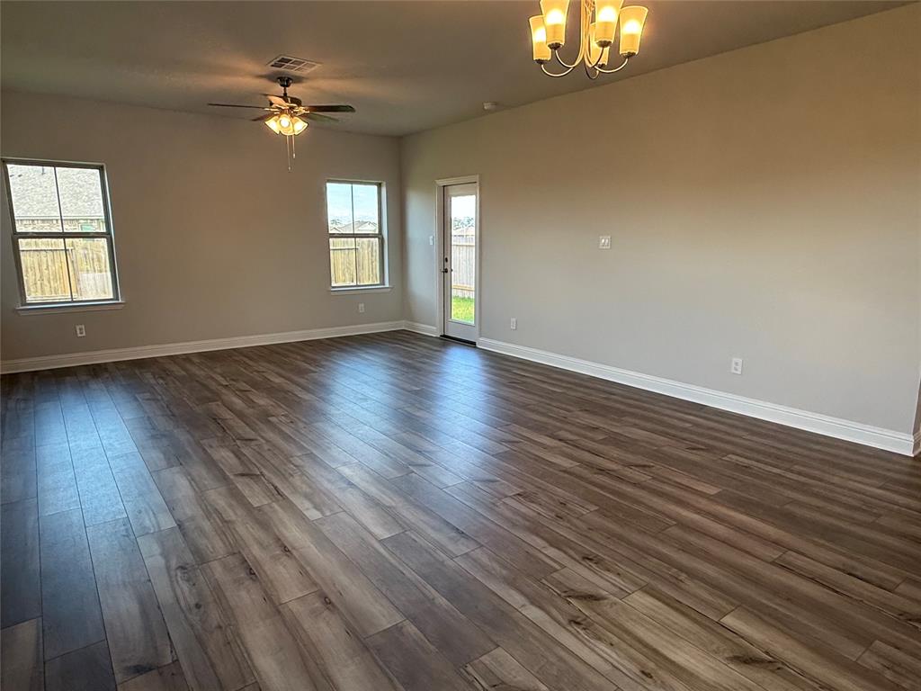 4329 West Bayou Maison Circle, Dickinson, Texas image 6