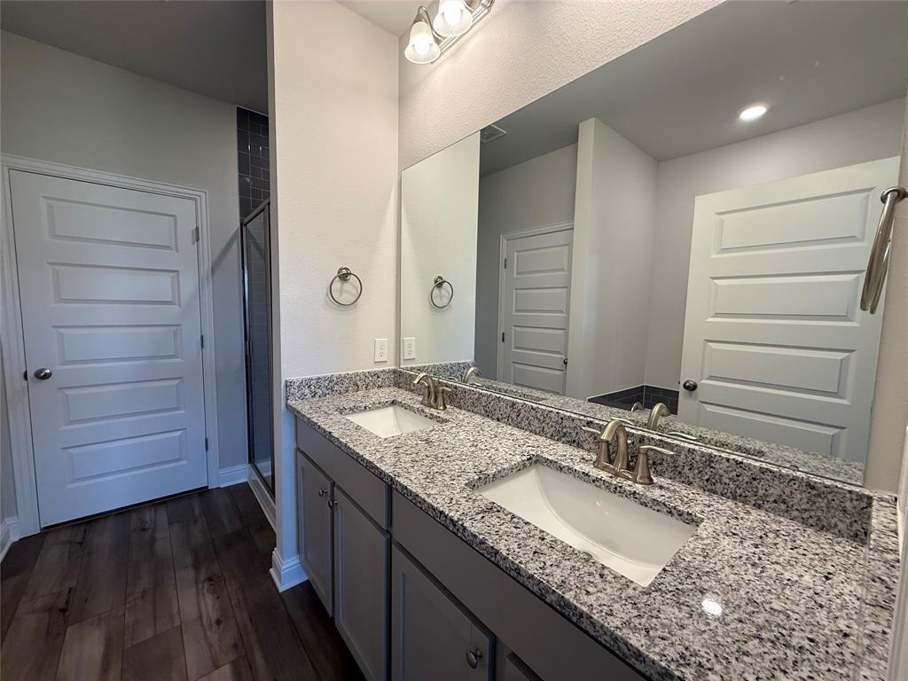 4329 West Bayou Maison Circle, Dickinson, Texas image 9