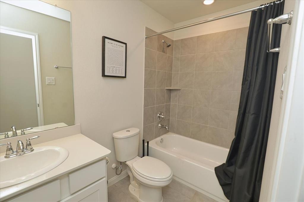 2051 W Darlington Oak Court, Conroe, Texas image 36