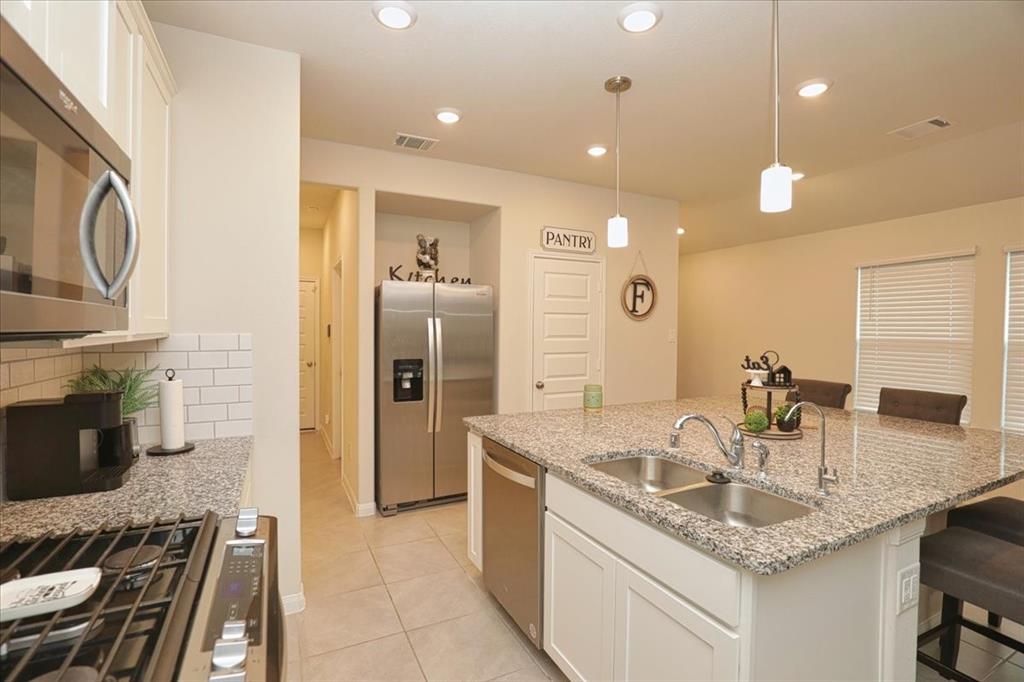 2051 W Darlington Oak Court, Conroe, Texas image 15