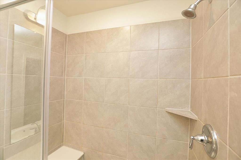 2051 W Darlington Oak Court, Conroe, Texas image 23