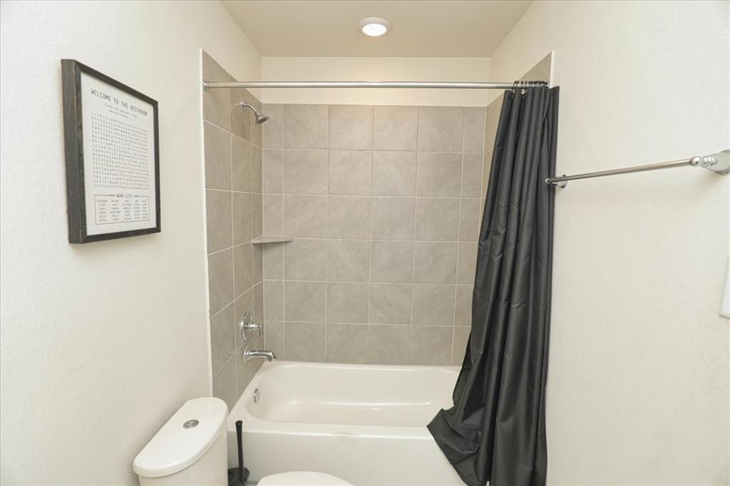 2051 W Darlington Oak Court, Conroe, Texas image 35