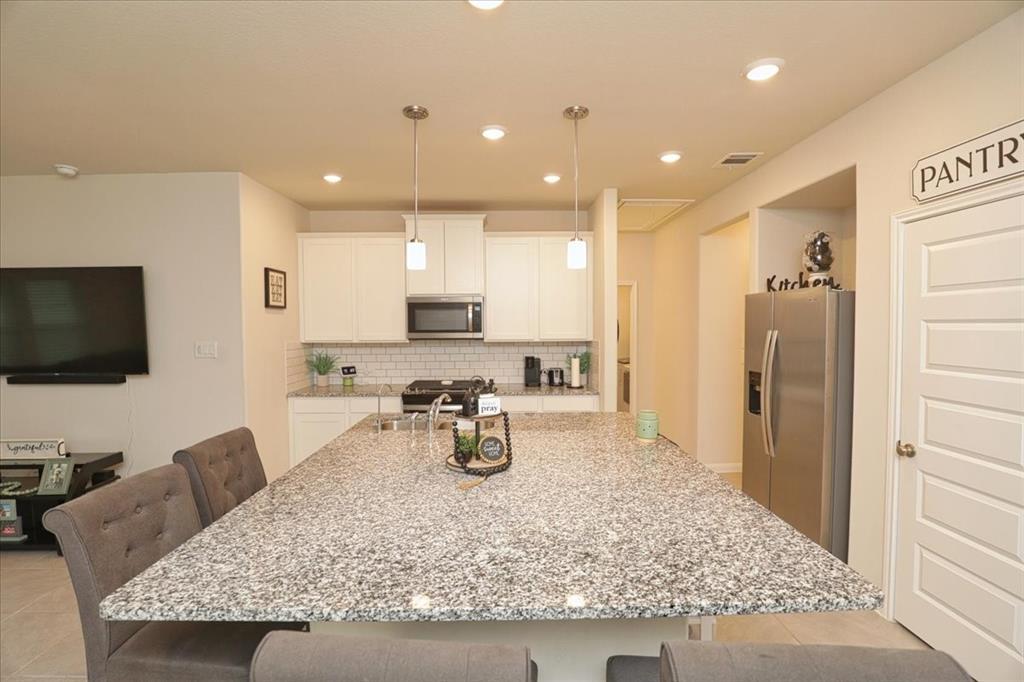 2051 W Darlington Oak Court, Conroe, Texas image 9