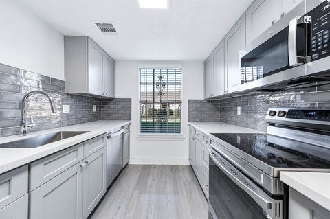7109 Chasewood Drive Houston TX 77489