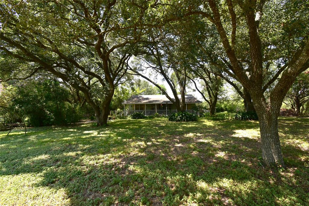 39028 Whites Chapel Road, Pattison, Texas image 1