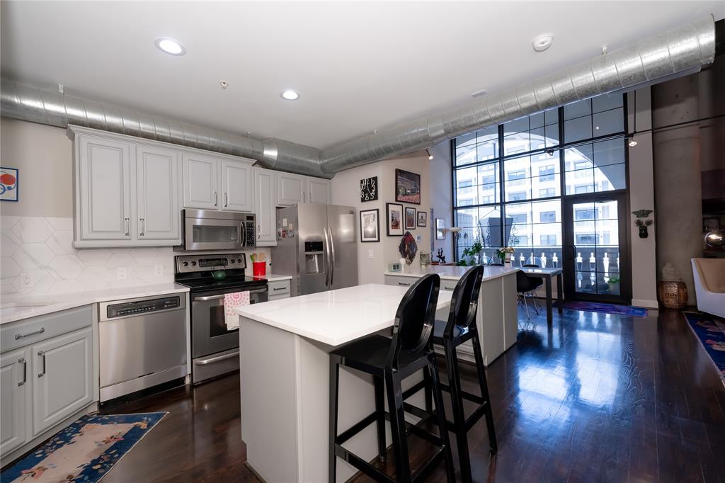 1005 S Shepherd Drive 418