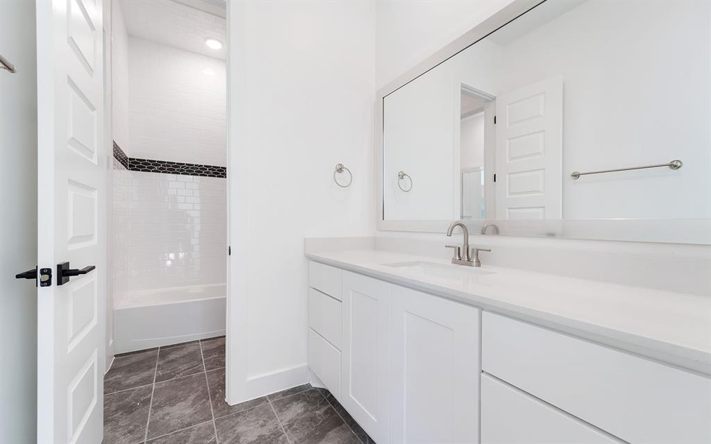 5003 Yarwell Drive, Houston, Texas image 33