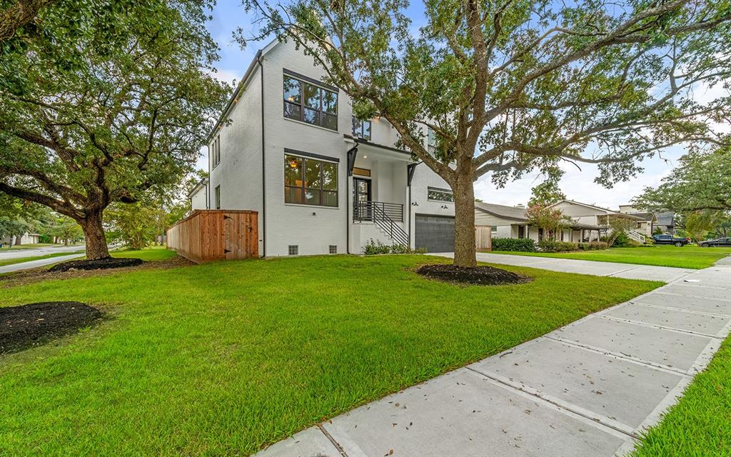 5003 Yarwell Drive, Houston, Texas image 3
