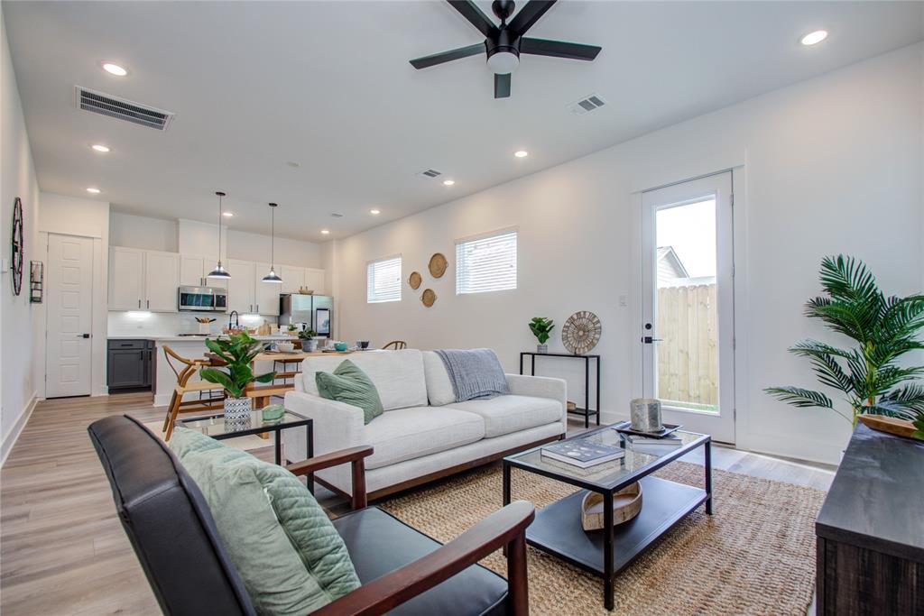 5815 Highland Sky Lane, Houston, Texas image 1