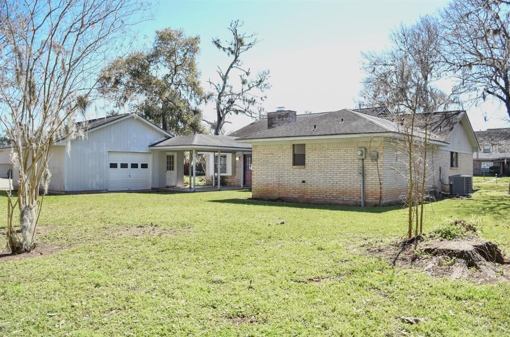 102 Arrowwood Street, Lake Jackson, Texas image 17