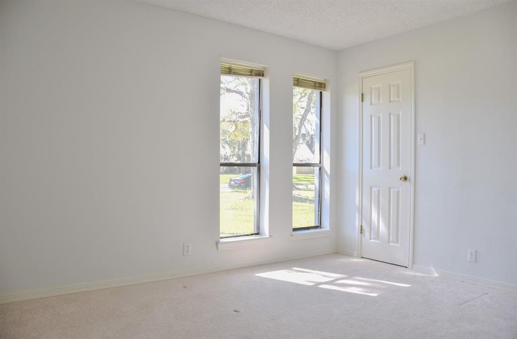 102 Arrowwood Street, Lake Jackson, Texas image 11