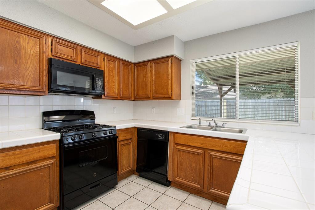 19914 Fort Davis Court, Katy, Texas image 10