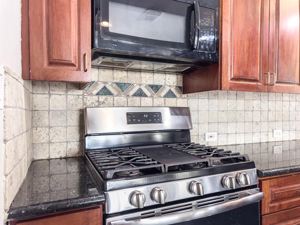 4525 Maple Street, Bellaire, Texas image 13
