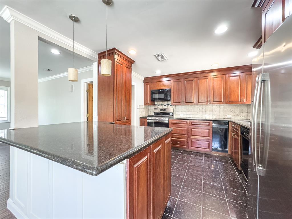 4525 Maple Street, Bellaire, Texas image 11