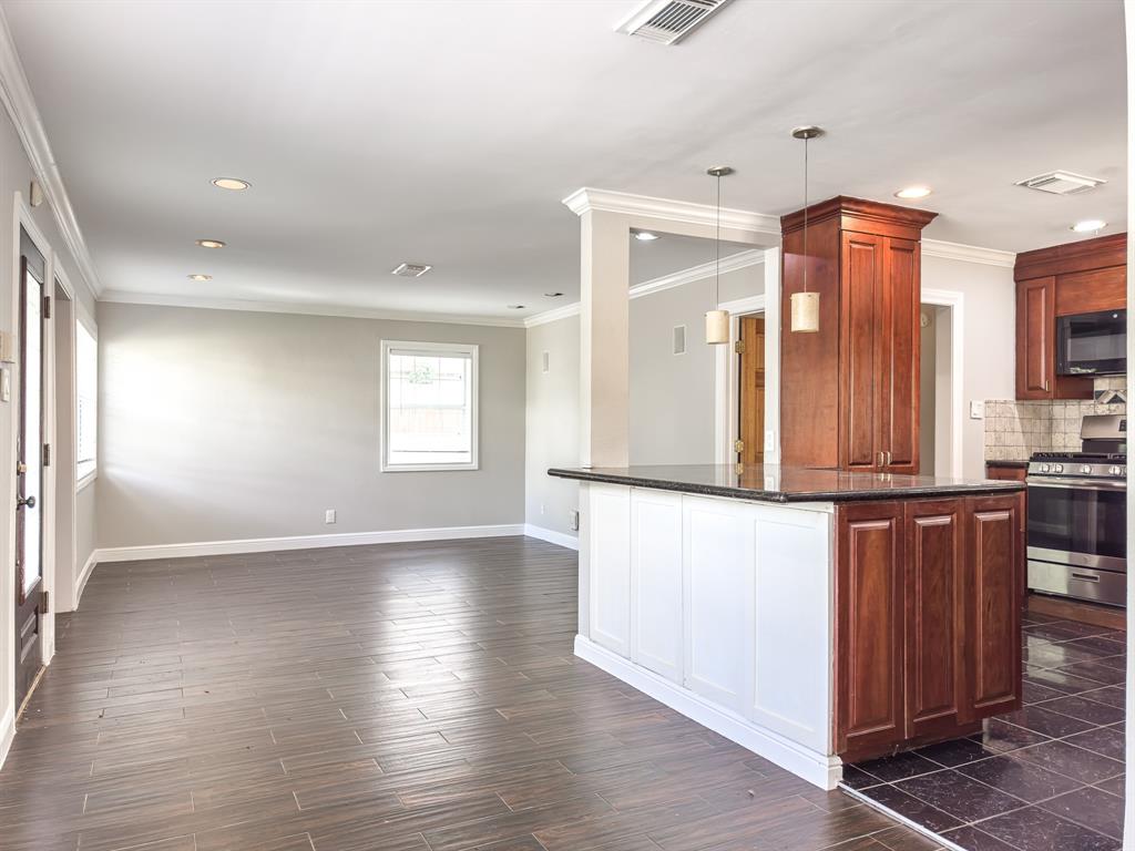 4525 Maple Street, Bellaire, Texas image 6