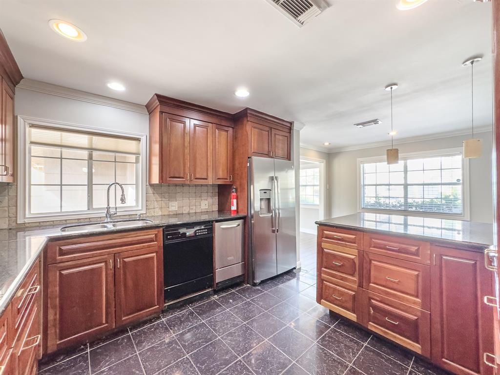 4525 Maple Street, Bellaire, Texas image 14
