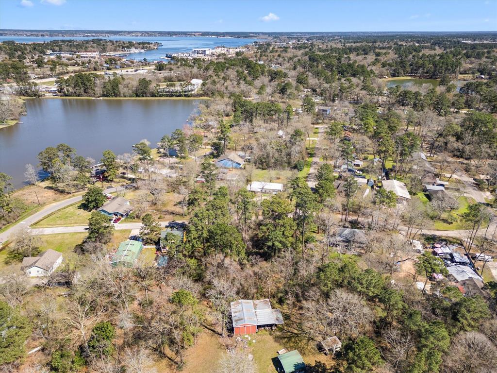 410 Dogwood Trail, Conroe, Texas image 4