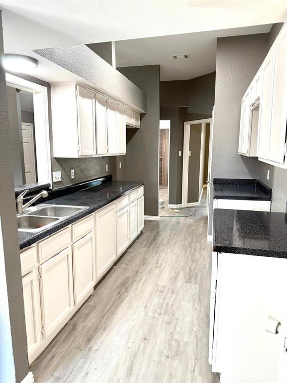 10244 Ridge Oak Street