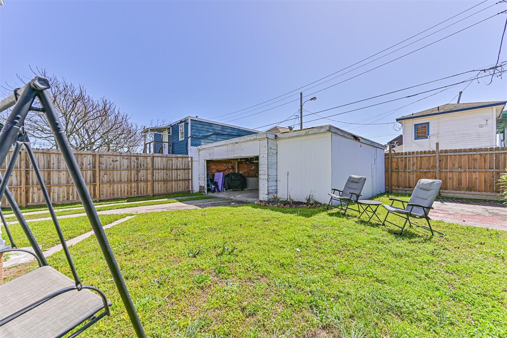 3519 Avenue R 1/2, Galveston, Texas image 37