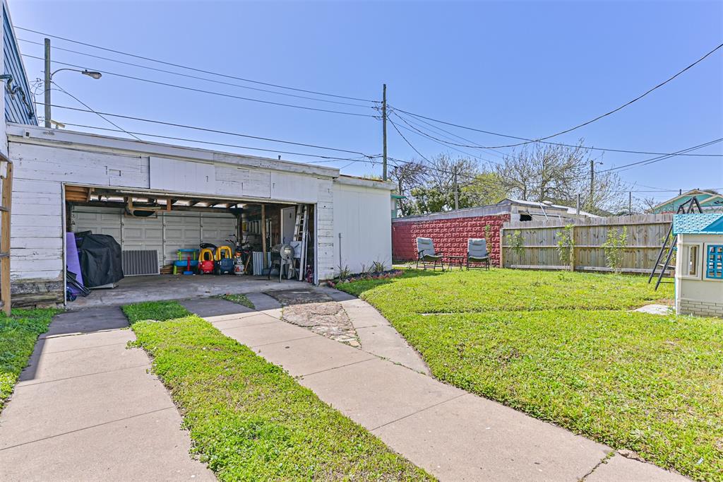 3519 Avenue R 1/2, Galveston, Texas image 36