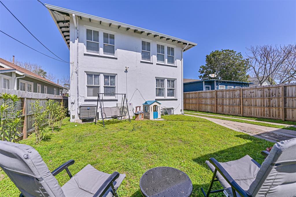 3519 Avenue R 1/2, Galveston, Texas image 40