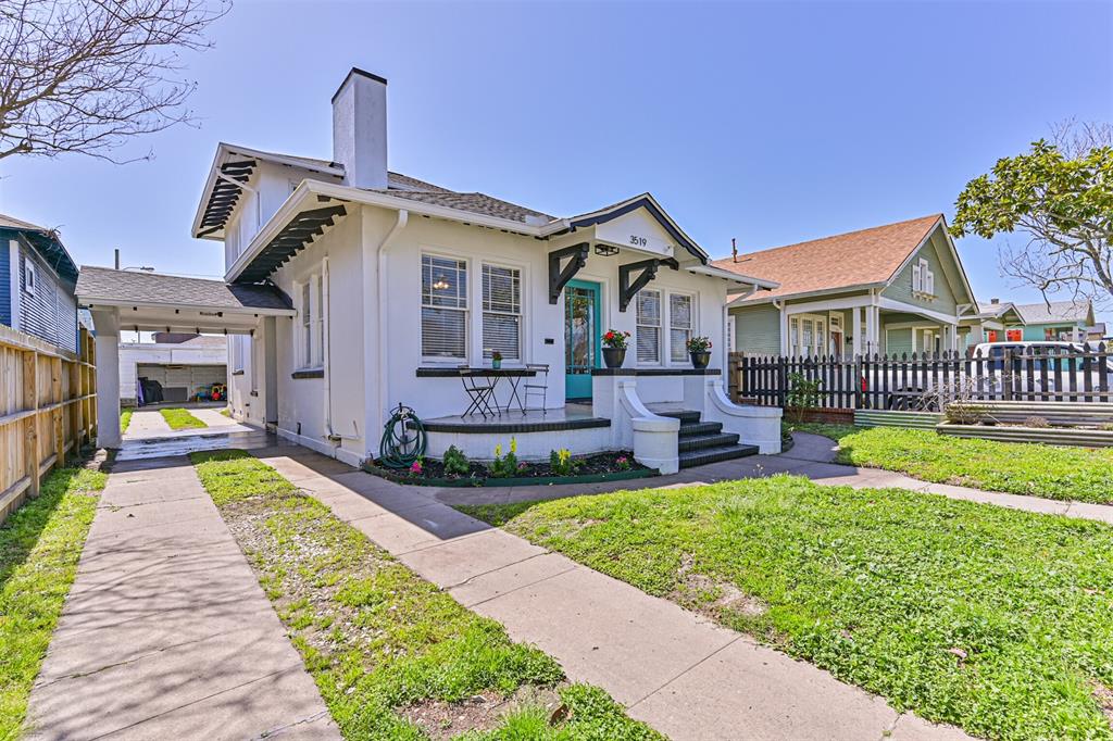 3519 Avenue R 1/2, Galveston, Texas image 1