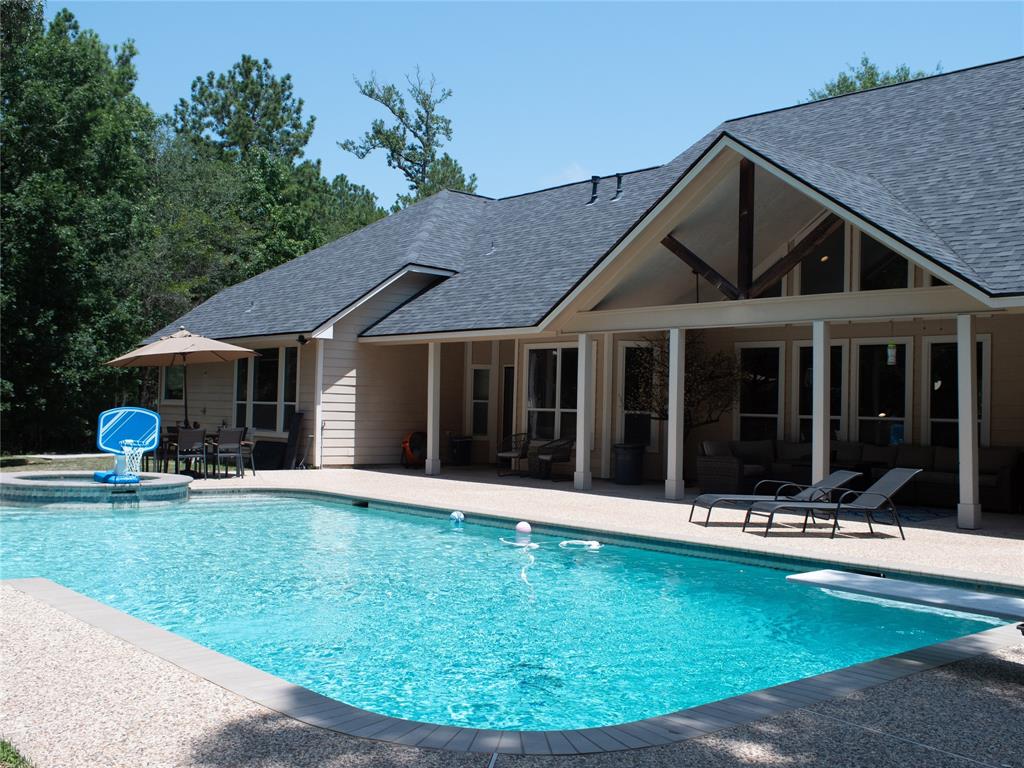 427 Trace Way Drive, Magnolia, Texas image 5