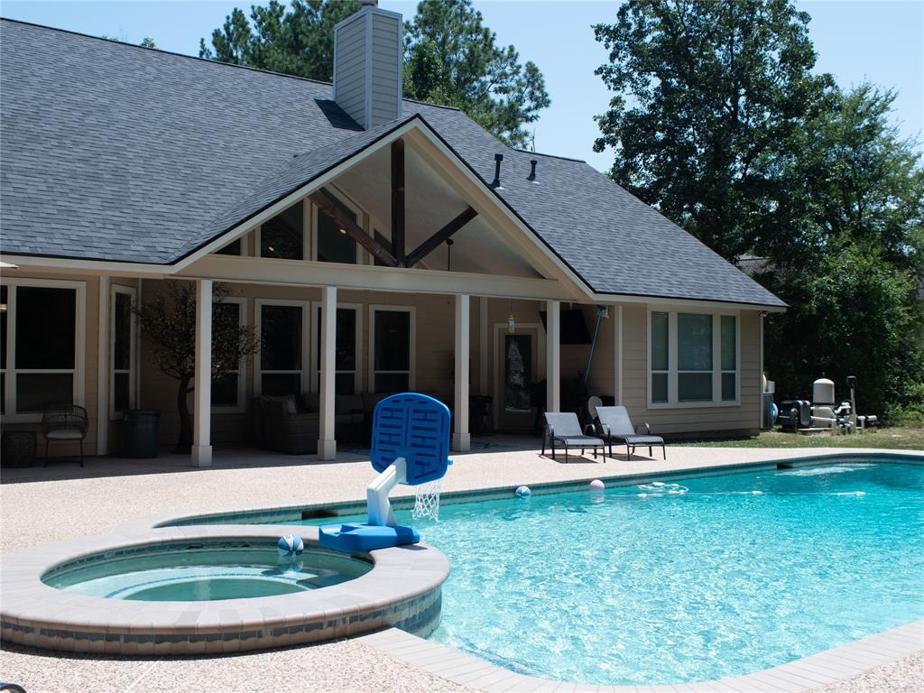 427 Trace Way Drive, Magnolia, Texas image 4