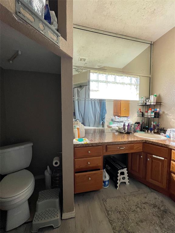 300 E Locust Street, Angleton, Texas image 15