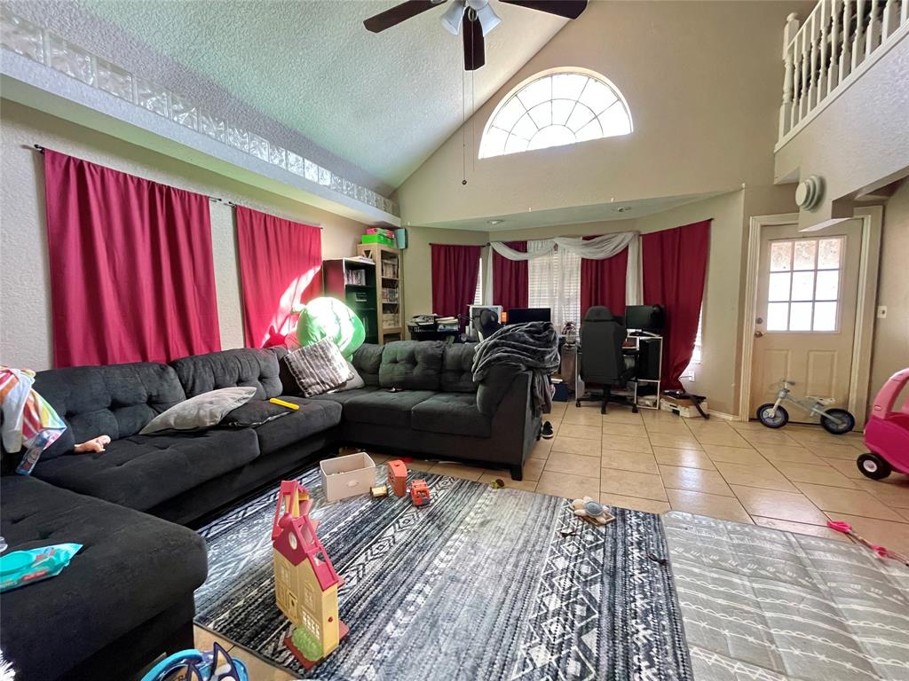 300 E Locust Street, Angleton, Texas image 5