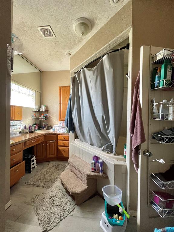 300 E Locust Street, Angleton, Texas image 16