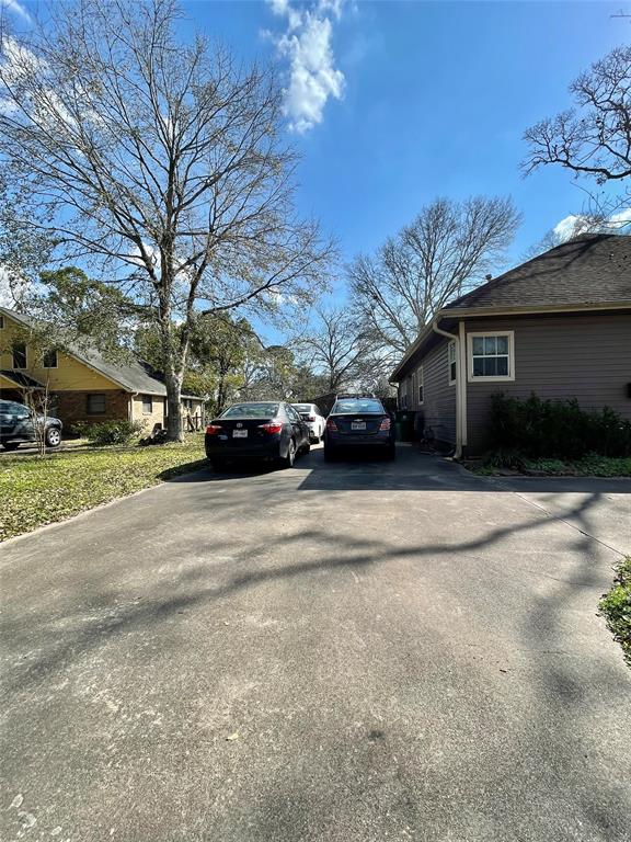 300 E Locust Street, Angleton, Texas image 3