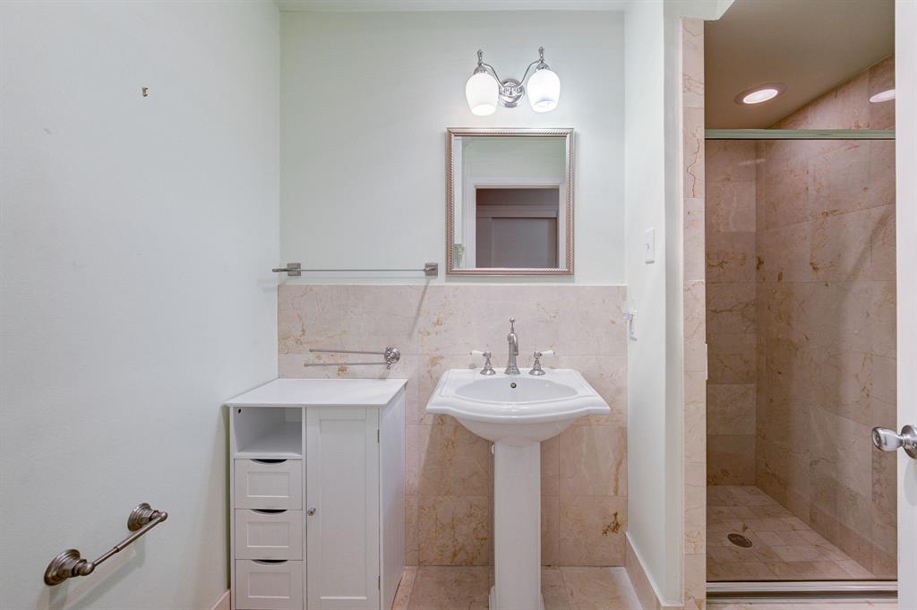 10314 Memorial Drive, Houston, Texas image 27