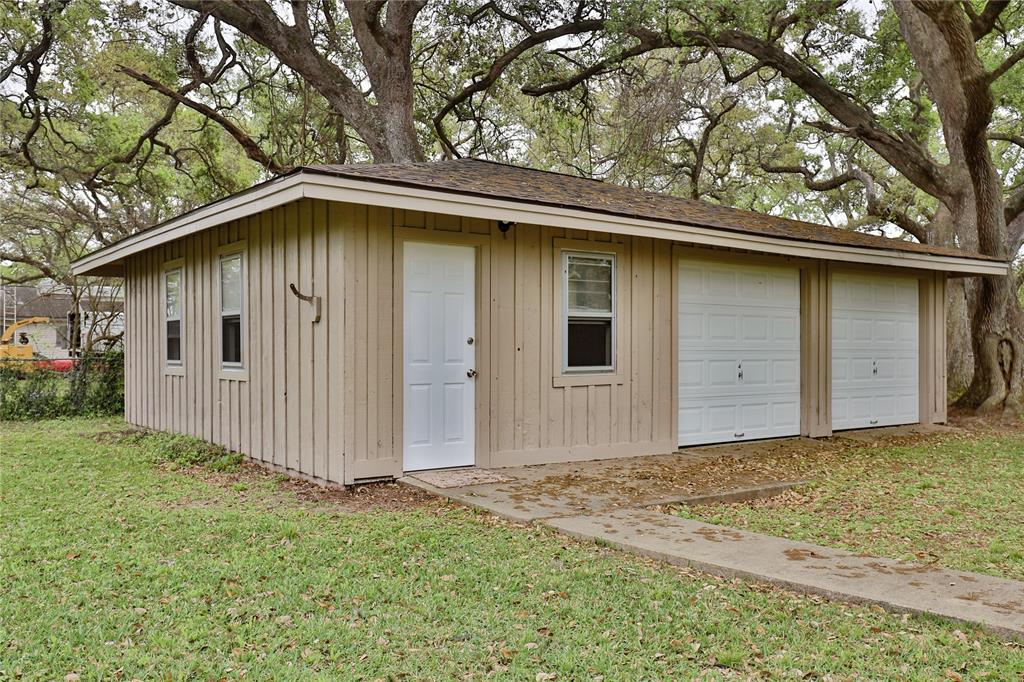 119 Willenberg Road, Lake Jackson, Texas image 37
