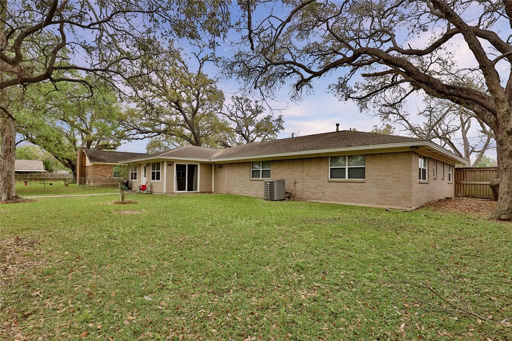 119 Willenberg Road, Lake Jackson, Texas image 36
