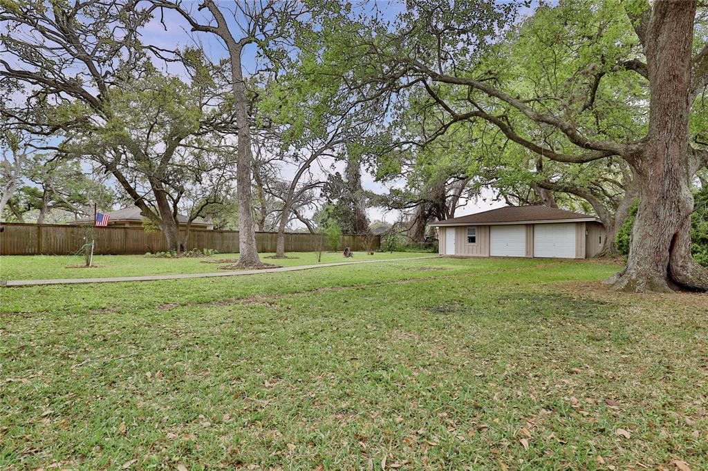 119 Willenberg Road, Lake Jackson, Texas image 34