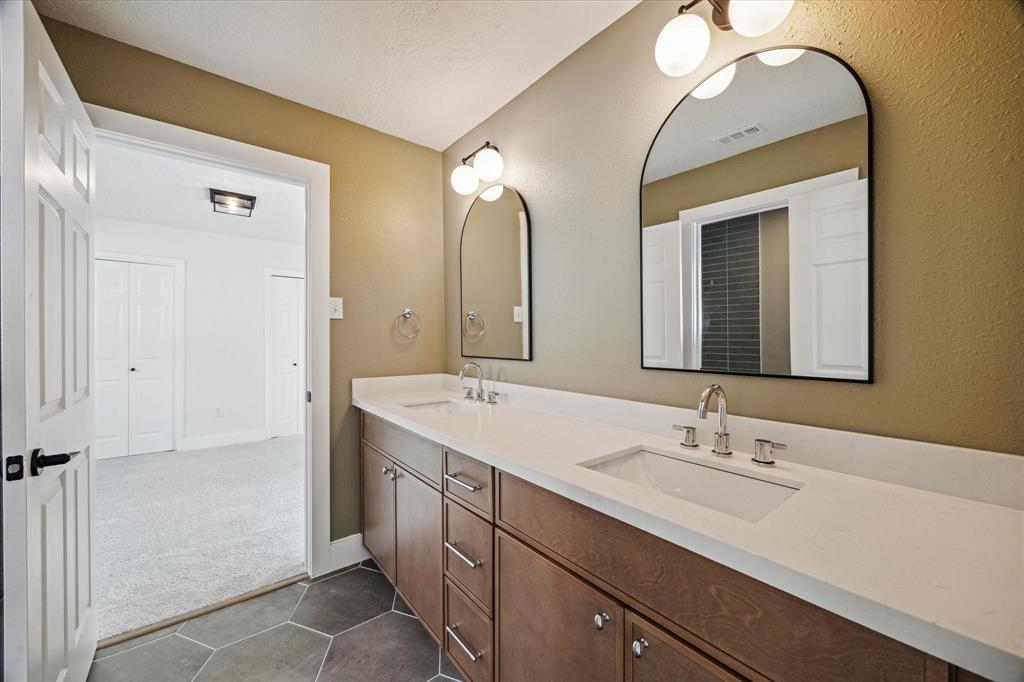 11910 Knobcrest Drive, Houston, Texas image 21