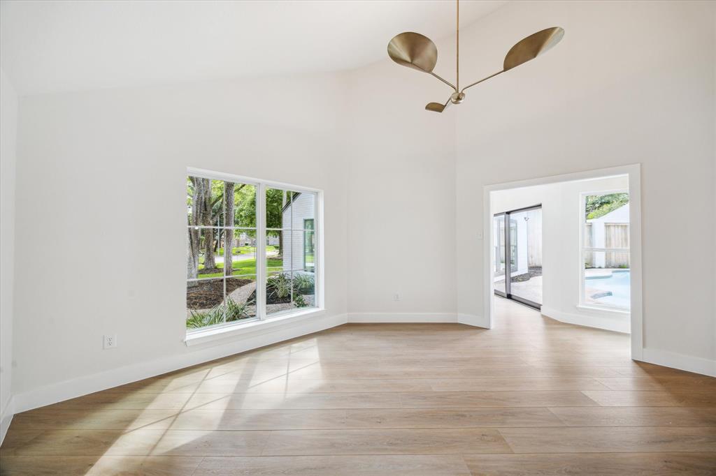 11910 Knobcrest Drive, Houston, Texas image 10