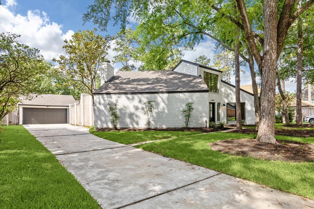 11910 Knobcrest Drive, Houston, Texas image 6