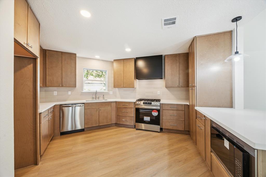 11910 Knobcrest Drive, Houston, Texas image 12