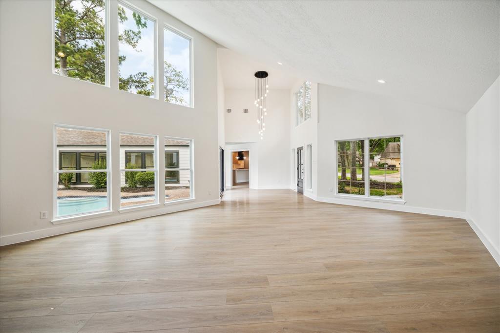 11910 Knobcrest Drive, Houston, Texas image 8