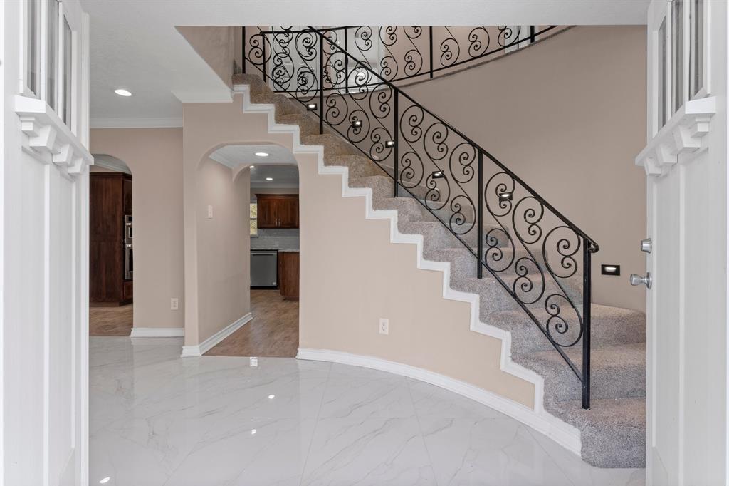 420 E Lake Drive, Livingston, Texas image 2